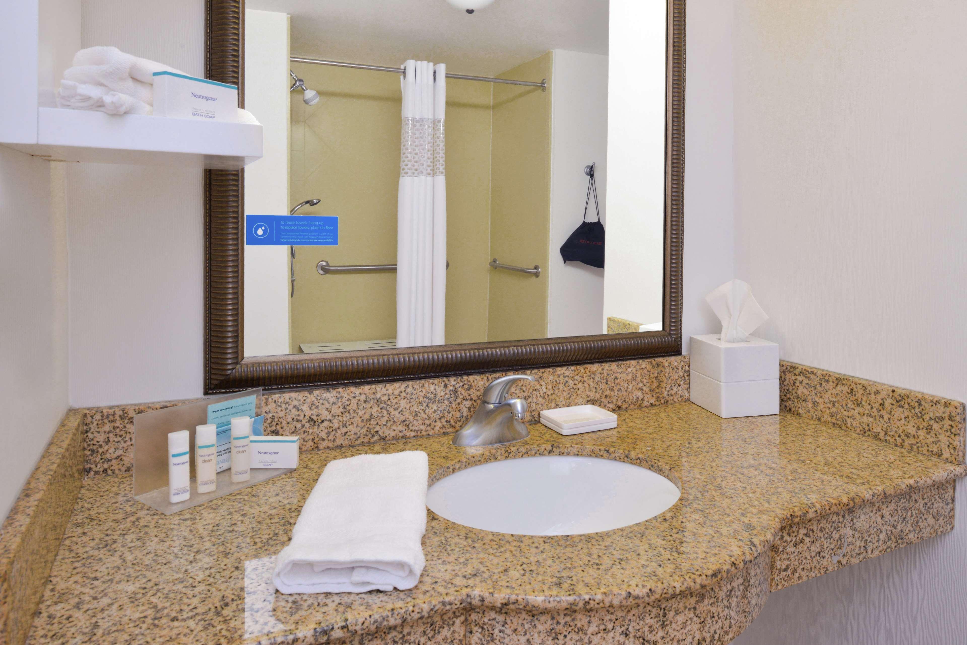 Hampton Inn & Suites Wilmington Exteriör bild